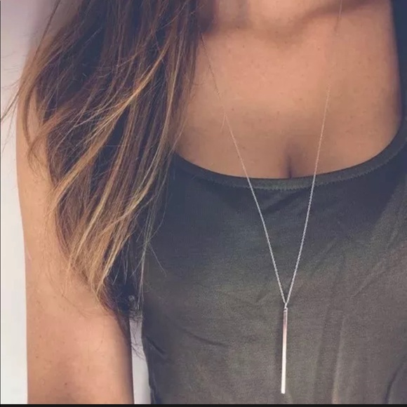 Jewelry - New Silver-colored bar pendant necklace